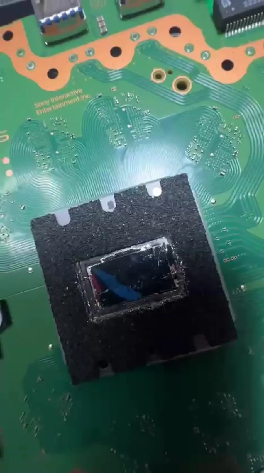 Cambio de metal líquido en PlayStation 5